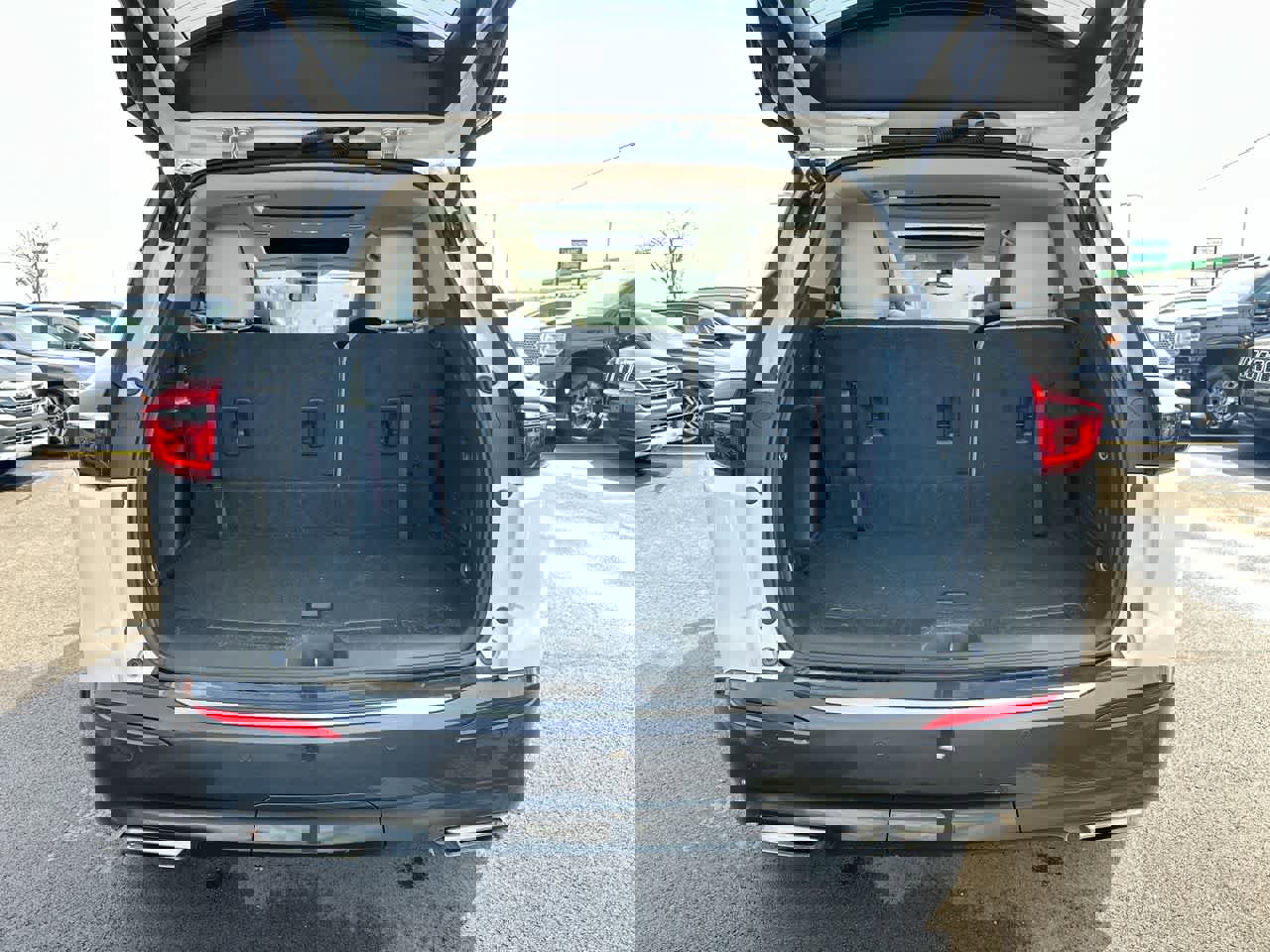 Used 2019 Buick Enclave Essence image 37