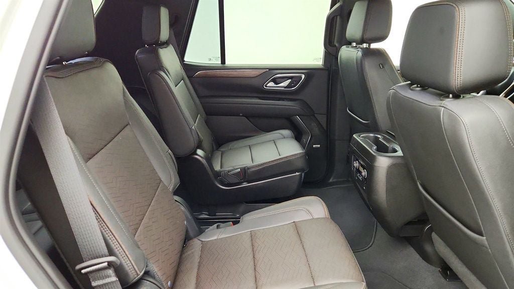 Used 2023 Chevrolet Tahoe High Country AWD/4WD image 24