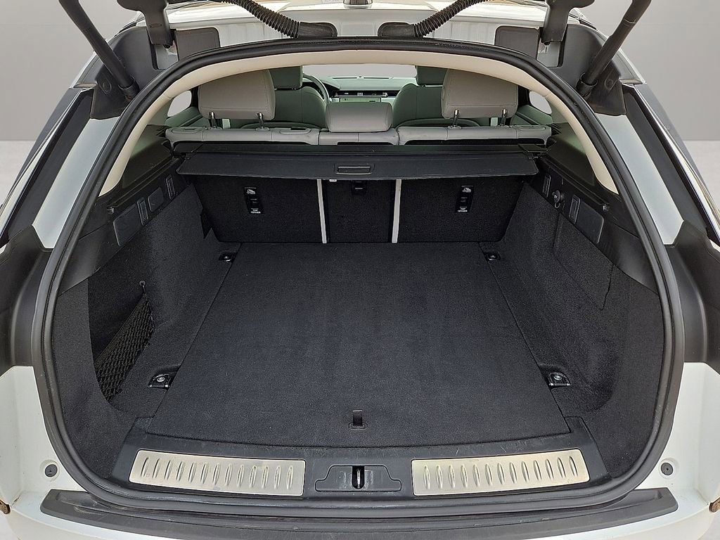 Used 2025 Land Rover Range Rover Velar Dynamic SE image 12