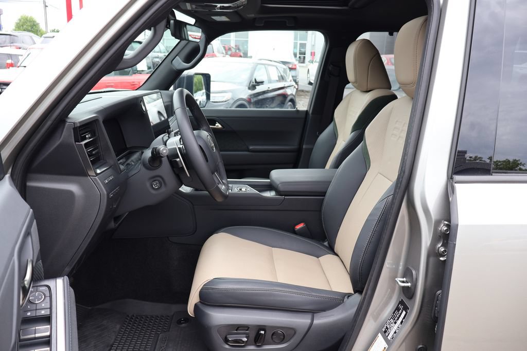 Used 2024 Lexus GX 550 AWD/4WD image 20