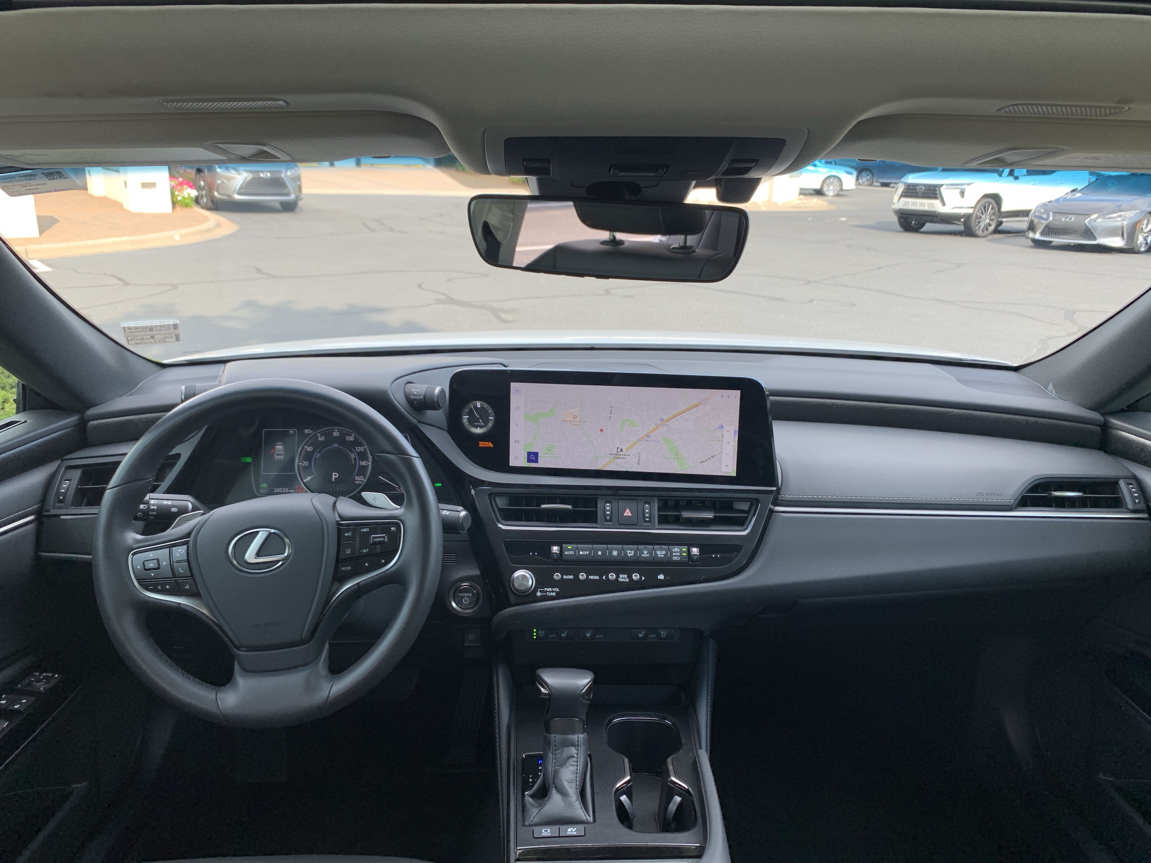 Used 2025 Lexus ES 300h w/ Premium Package FWD image 30