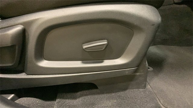 Used 2022 Ford Explorer XLT image 12