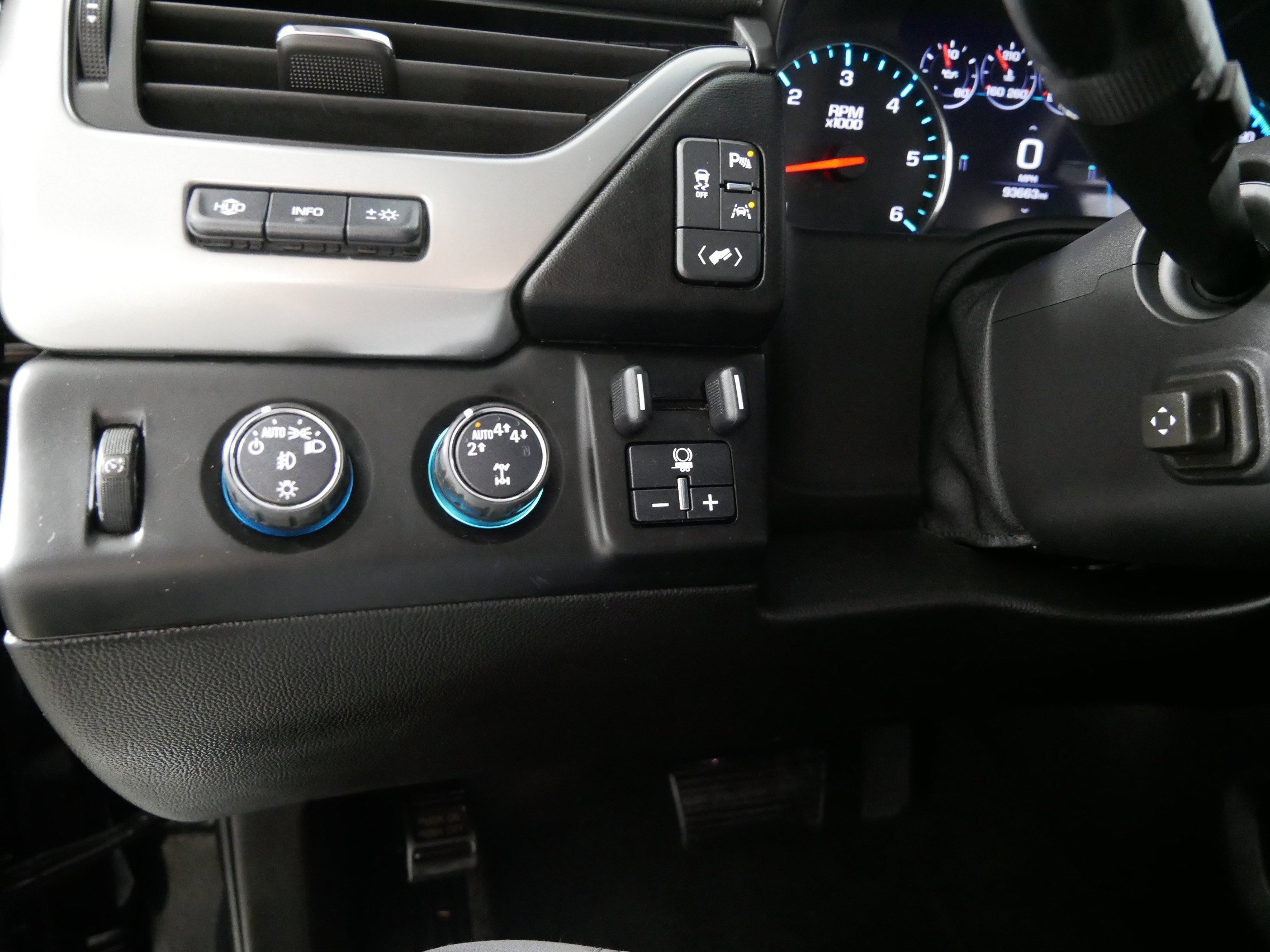 Used 2017 Chevrolet Tahoe Premier image 26