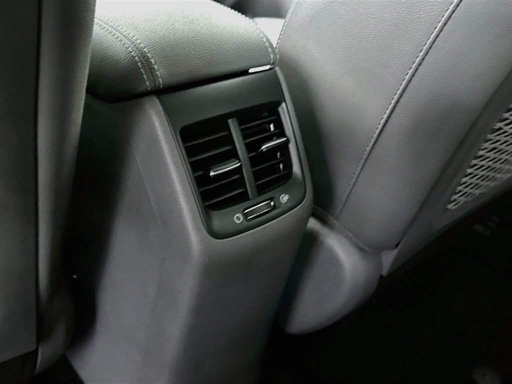 Used 2017 Kia Niro EX FWD image 24