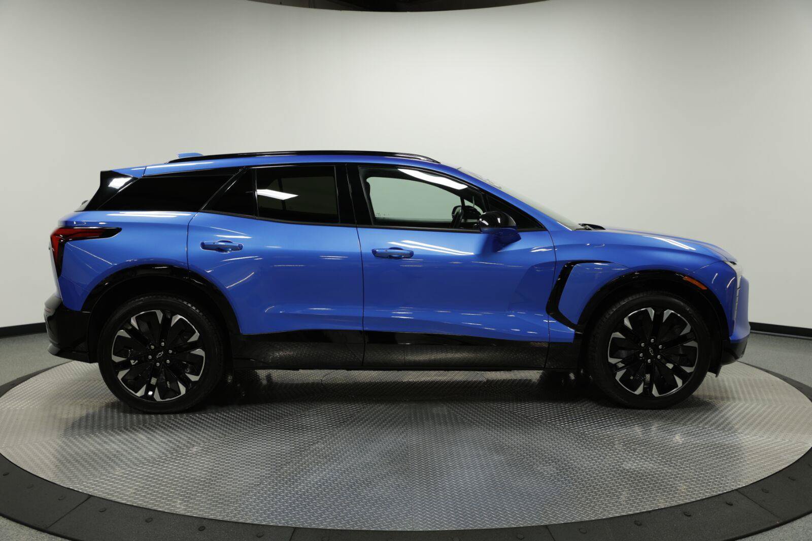 Certified 2024 Chevrolet Blazer EV RS AWD/4WD image 9