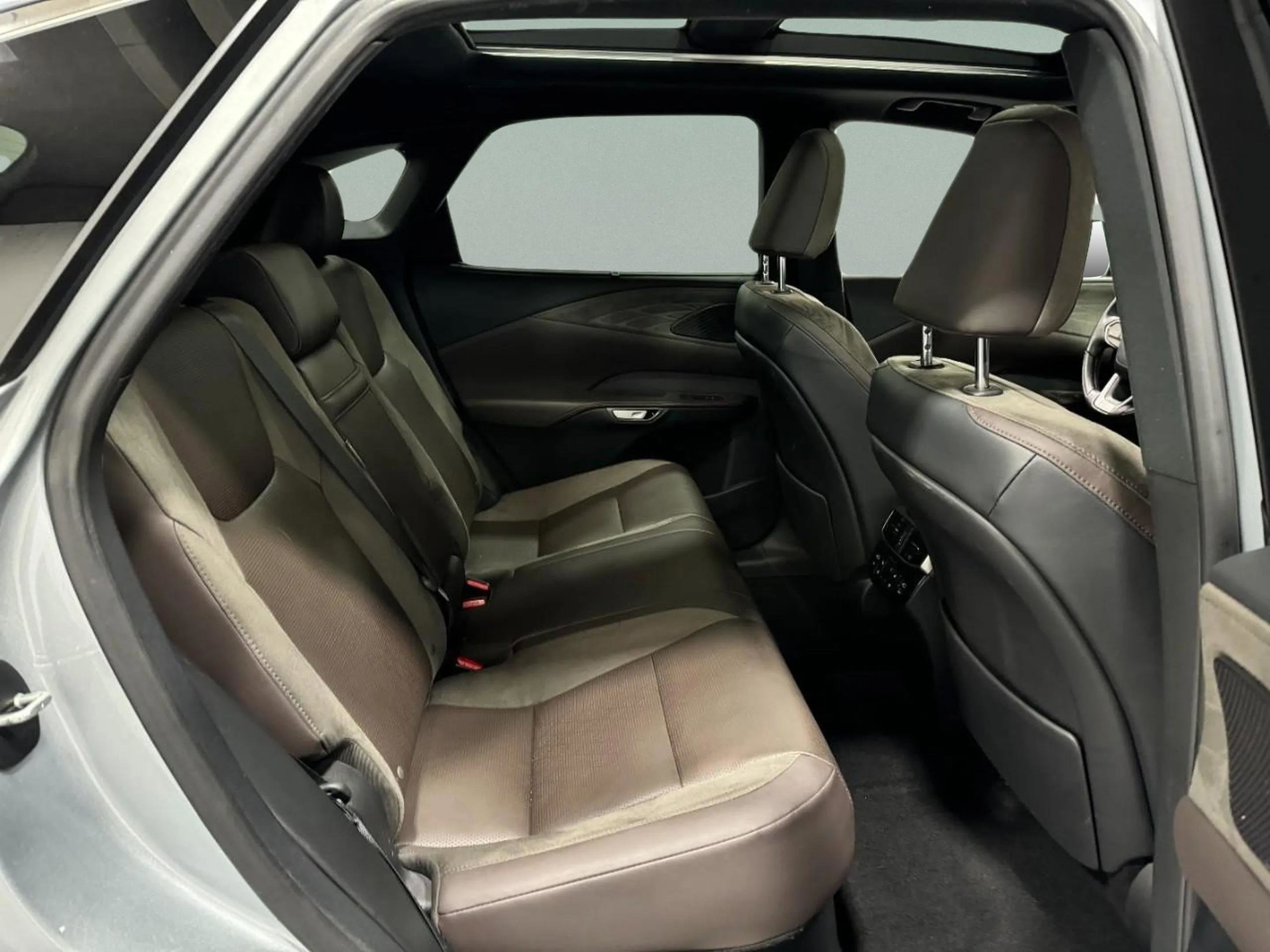 Used 2023 Lexus RX 350 RX 350 Luxury w/ Cold Area Package image 9