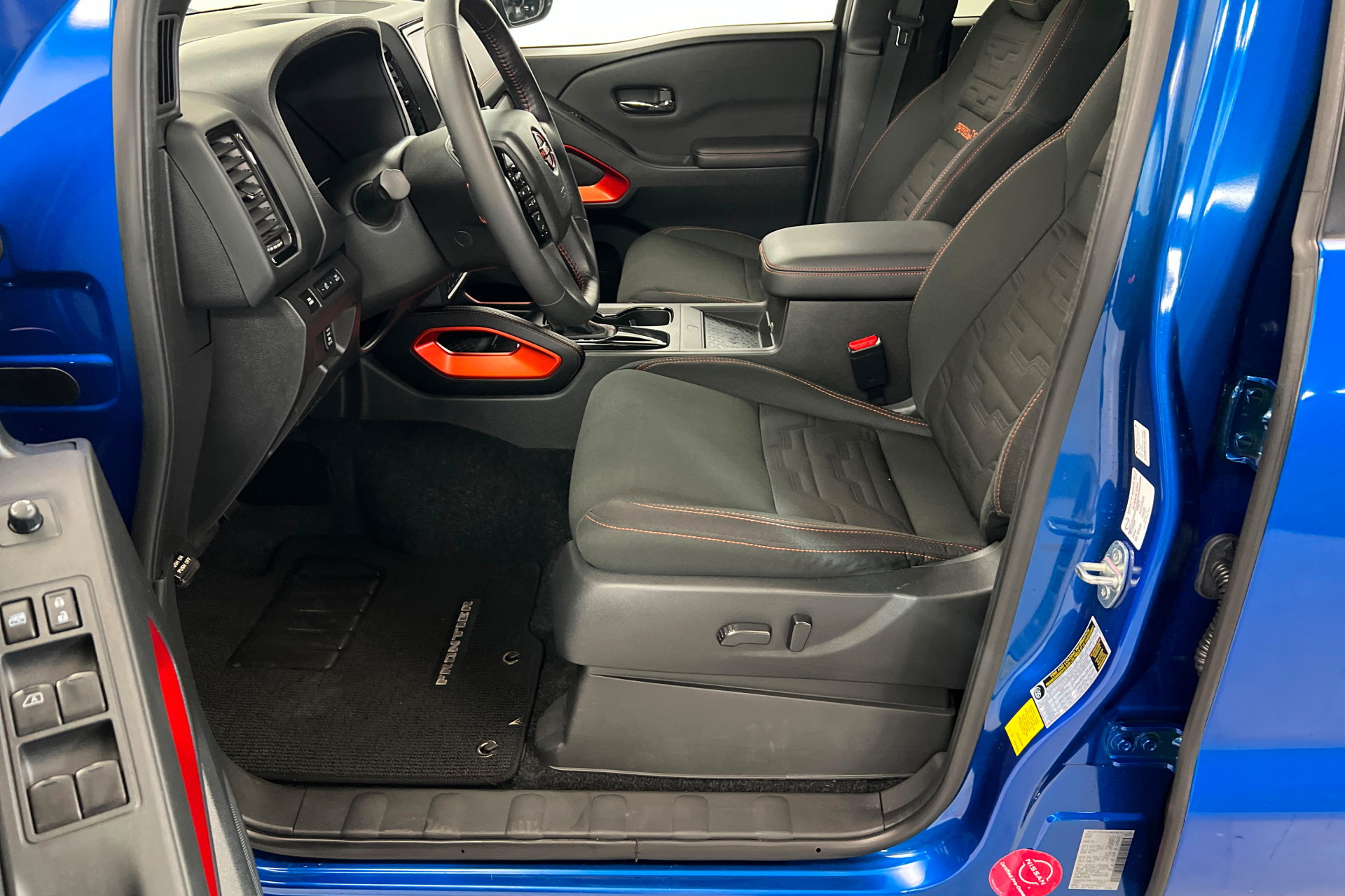Used 2024 Nissan Frontier Pro-X w/ Pro Convenience Package RWD image 18