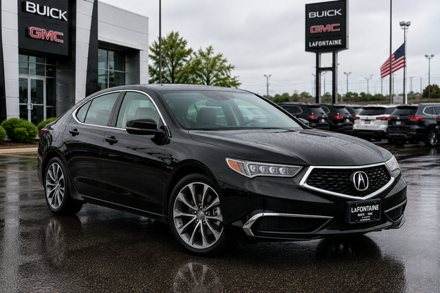 Used 2019 Acura TLX V6 SH-AWD image 2