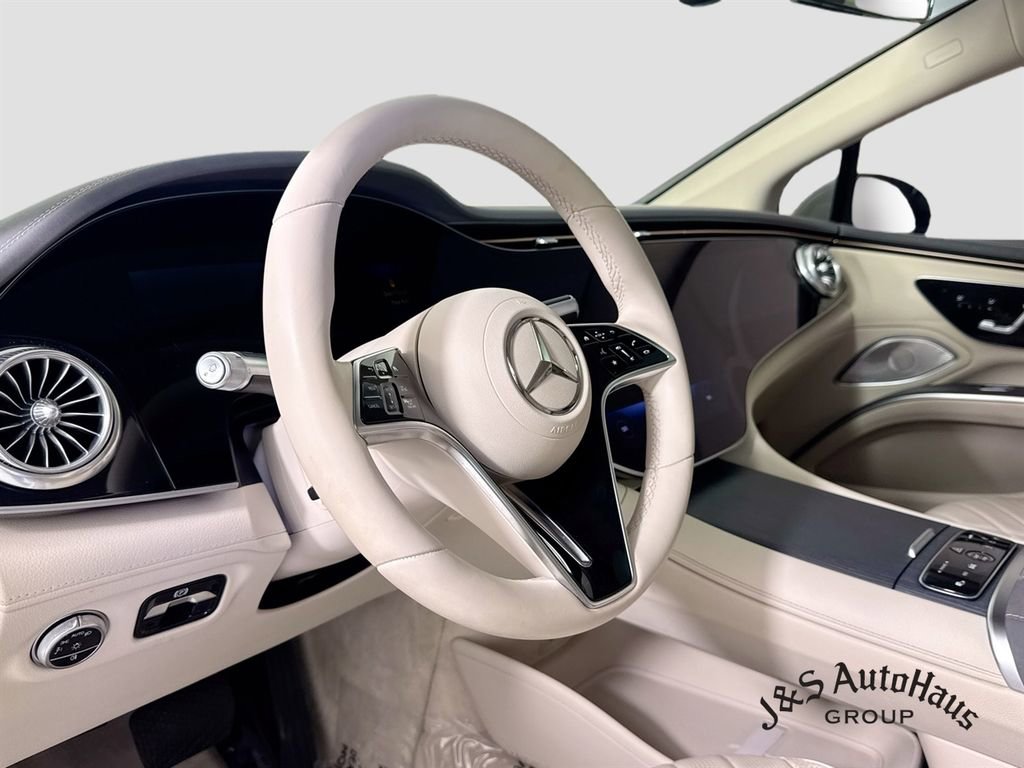 Used 2022 Mercedes-Benz EQS 580 4MATIC Sedan image 9