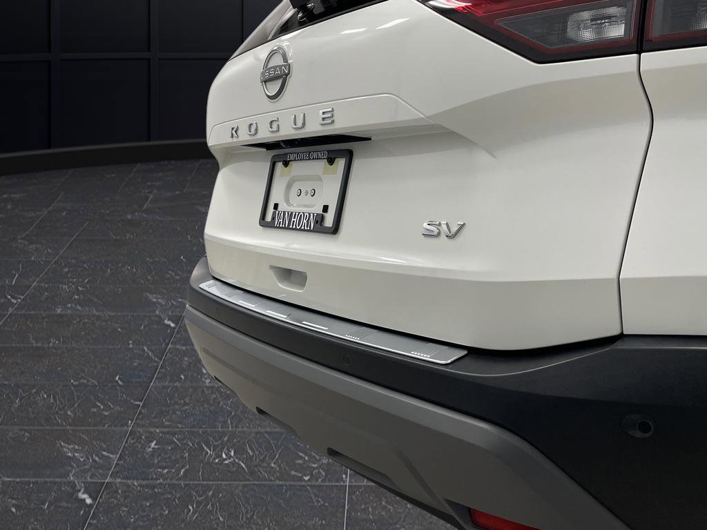 Used 2023 Nissan Rogue SV w/ SV Premium B Package image 32