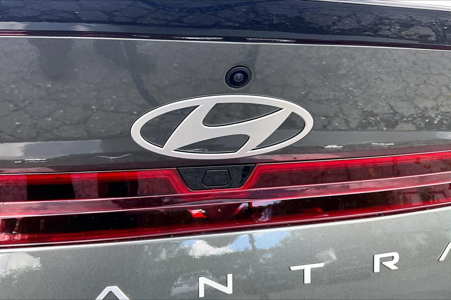 New 2026 Hyundai Elantra SEL Sport FWD image 8