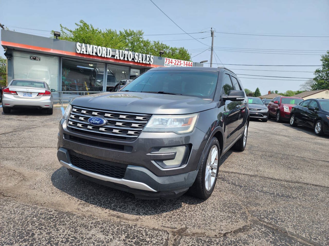 Used 2016 Ford Explorer XLT w/ Equipment Group 202A FWD image 8