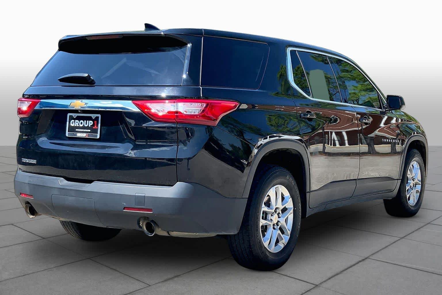 Used 2020 Chevrolet Traverse LS FWD image 13