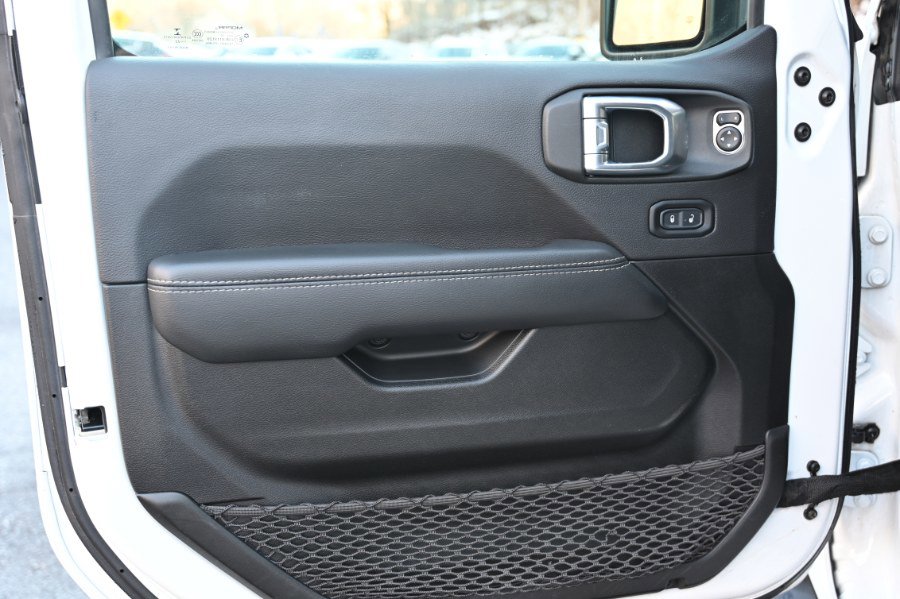 Used 2022 Jeep Wrangler Unlimited Sahara w/ Cold Weather Group image 24