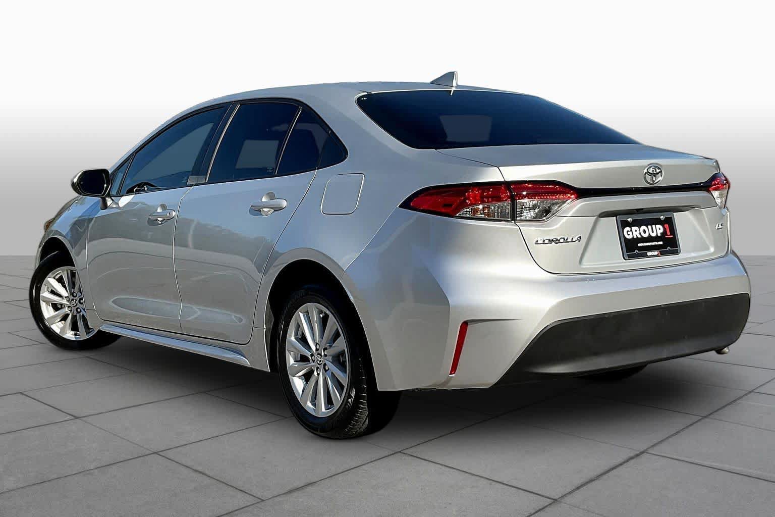 Used 2023 Toyota Corolla LE w/ LE Convenience Package FWD image 12