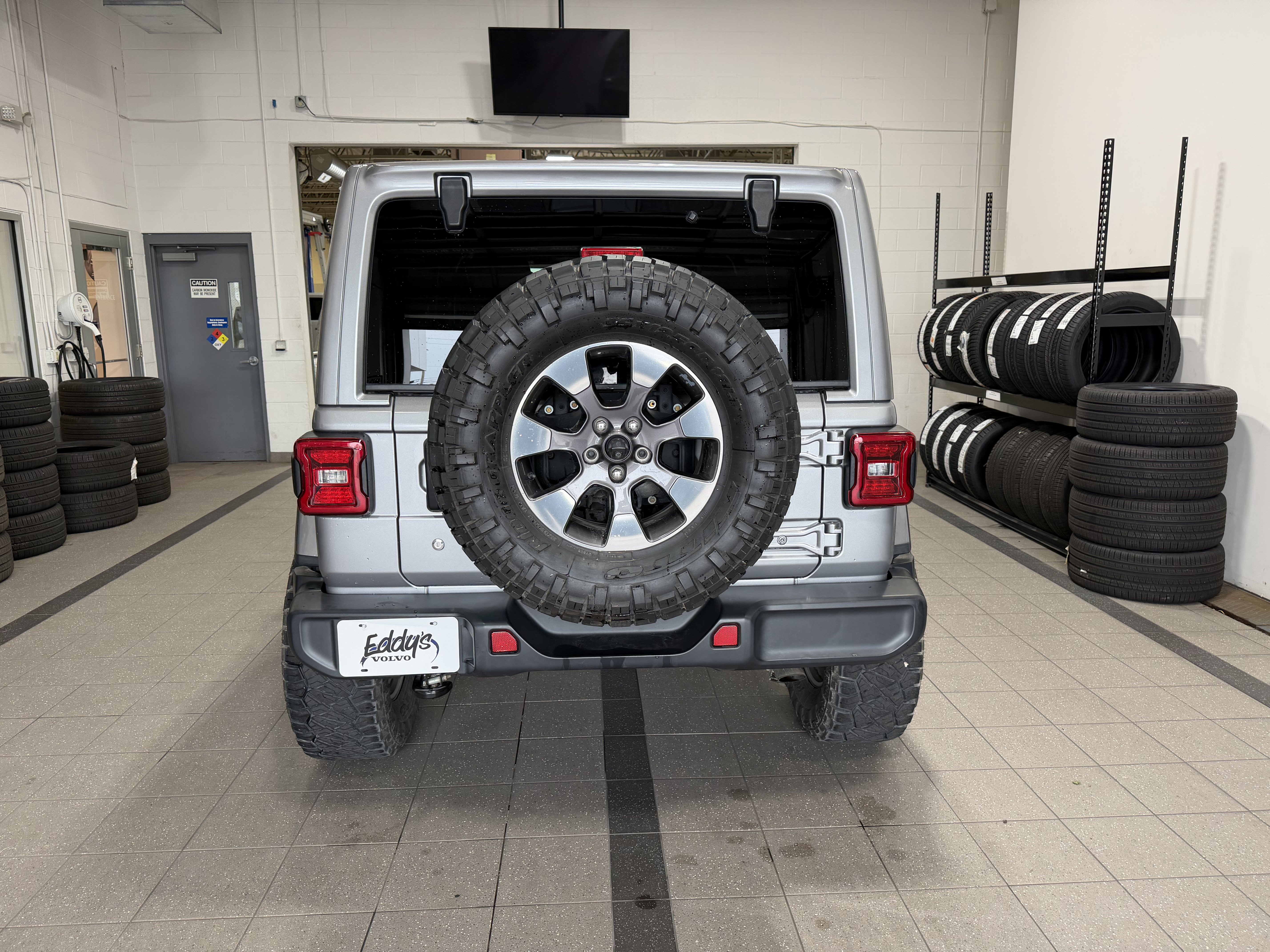 Used 2018 Jeep Wrangler Unlimited Sahara image 8
