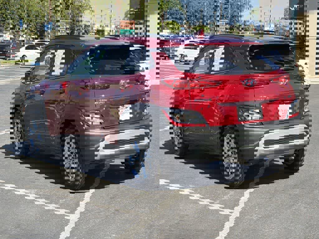 Used 2023 Hyundai Kona SEL image 4