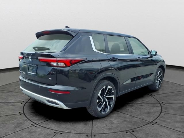 Used 2024 Mitsubishi Outlander SE AWD/4WD image 4