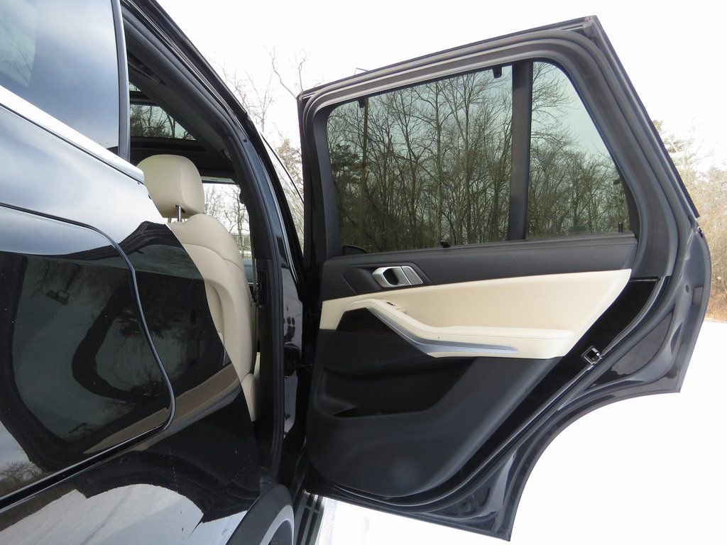 Used 2019 BMW X5 xDrive40i w/ Executive Package image 15