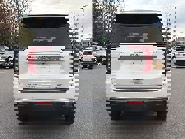 Used 2022 GMC Yukon SLT w/ SLT Premium Package image 7