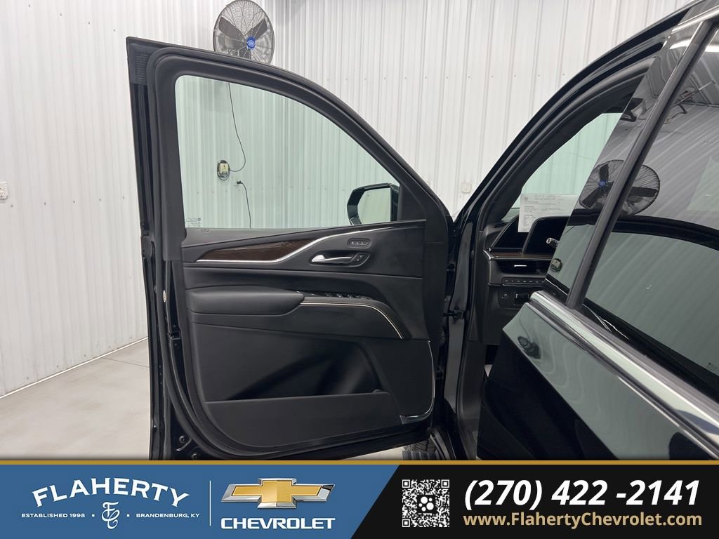 Used 2023 Cadillac Escalade Premium Luxury Platinum w/ LPO, Radiant Package image 8