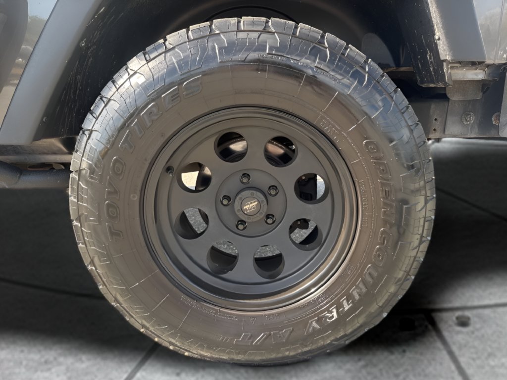 Used 2018 Jeep Wrangler Sport AWD/4WD image 30