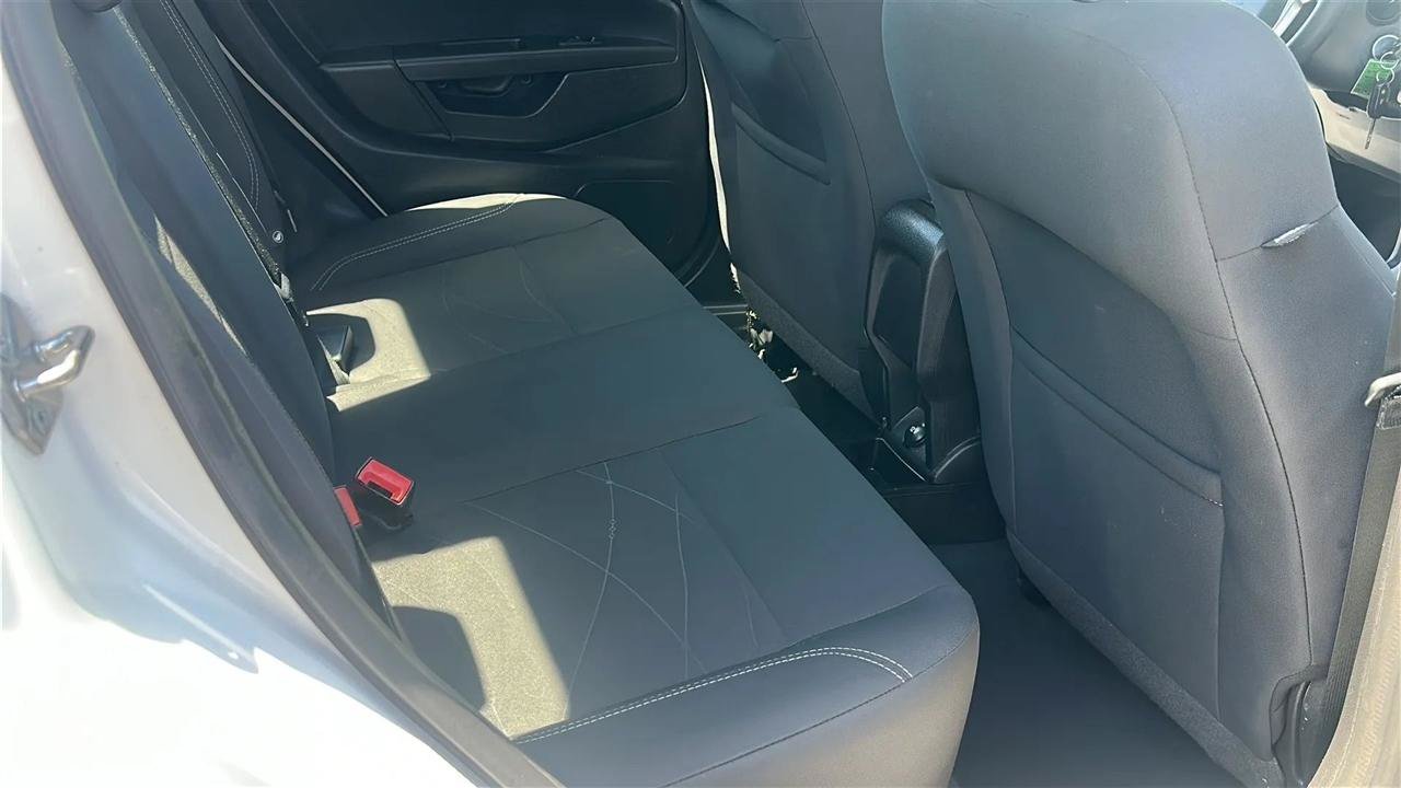 Used 2017 Ford Fiesta SE FWD image 25
