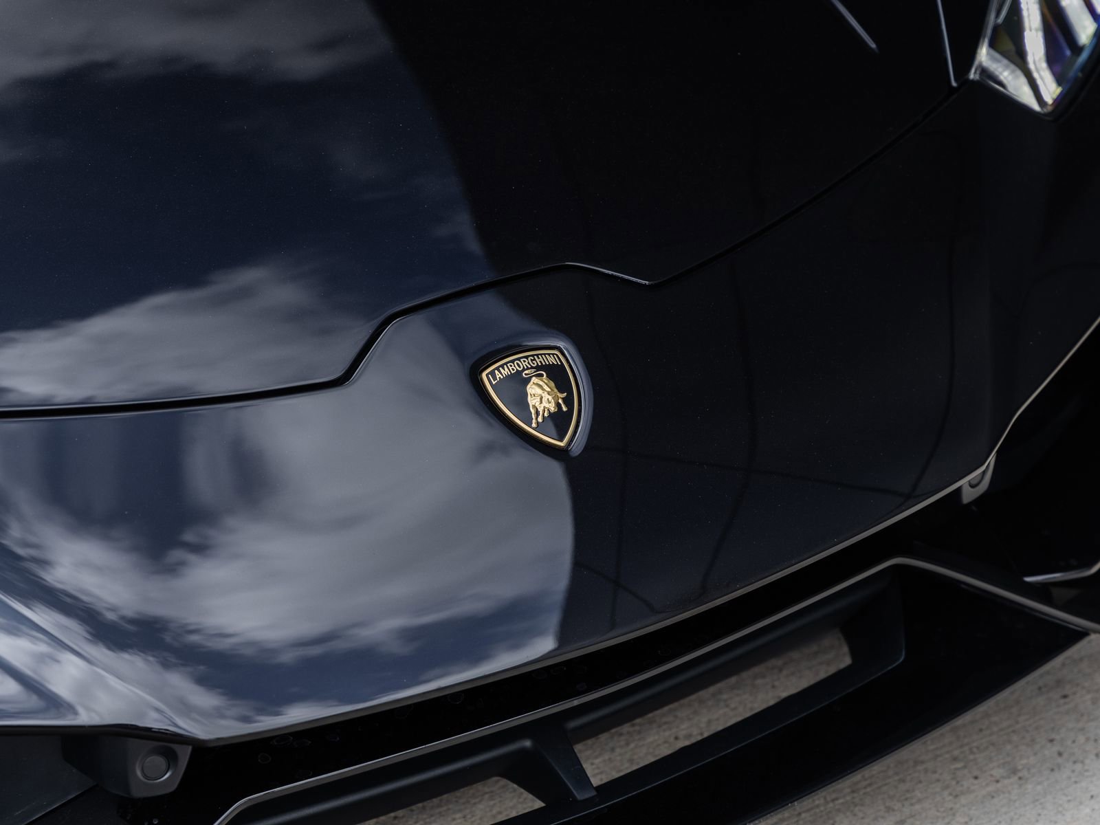 Used 2020 Lamborghini Huracan EVO image 22