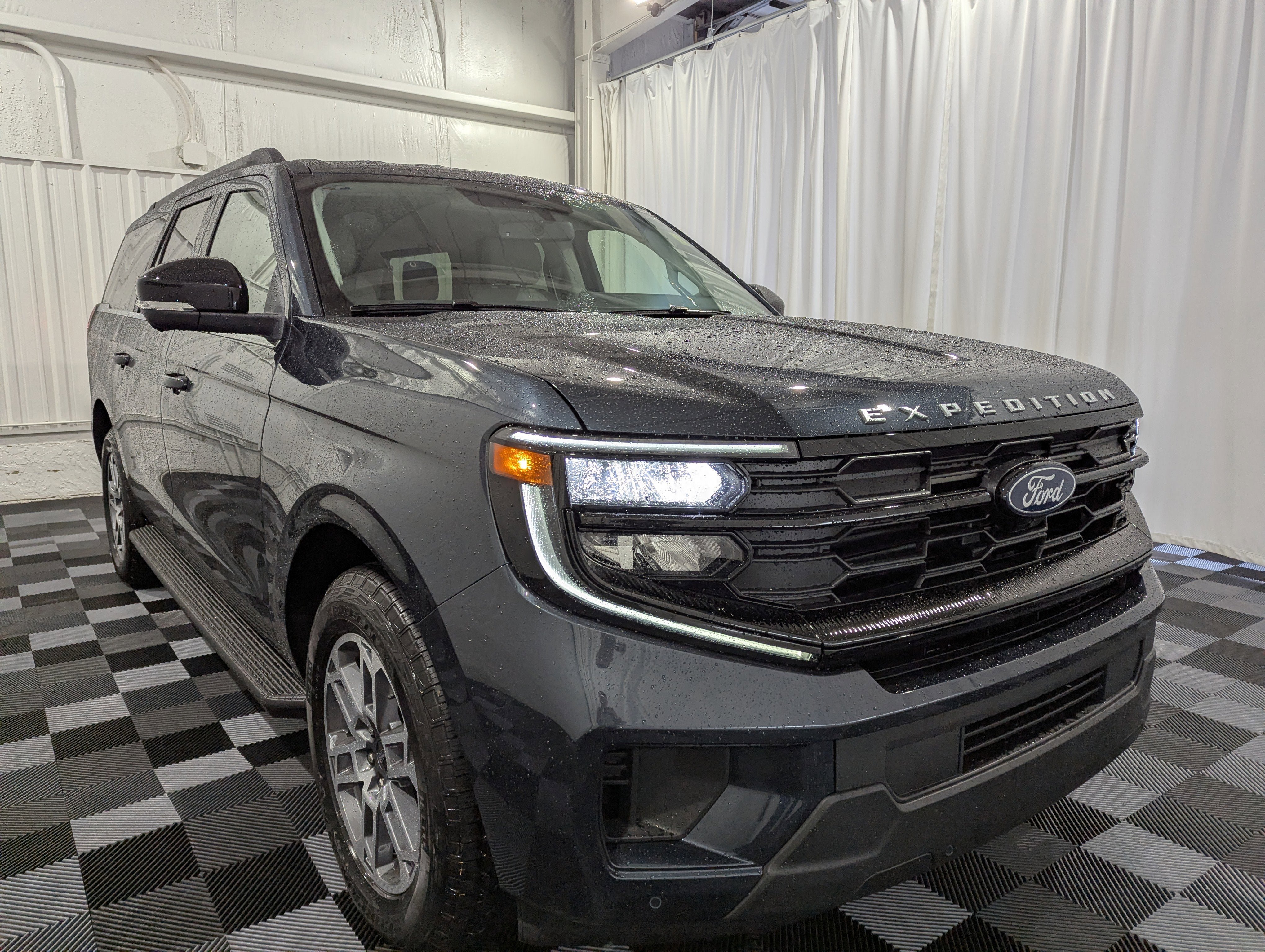 New 2026 Ford Expedition Max Active AWD/4WD image 5