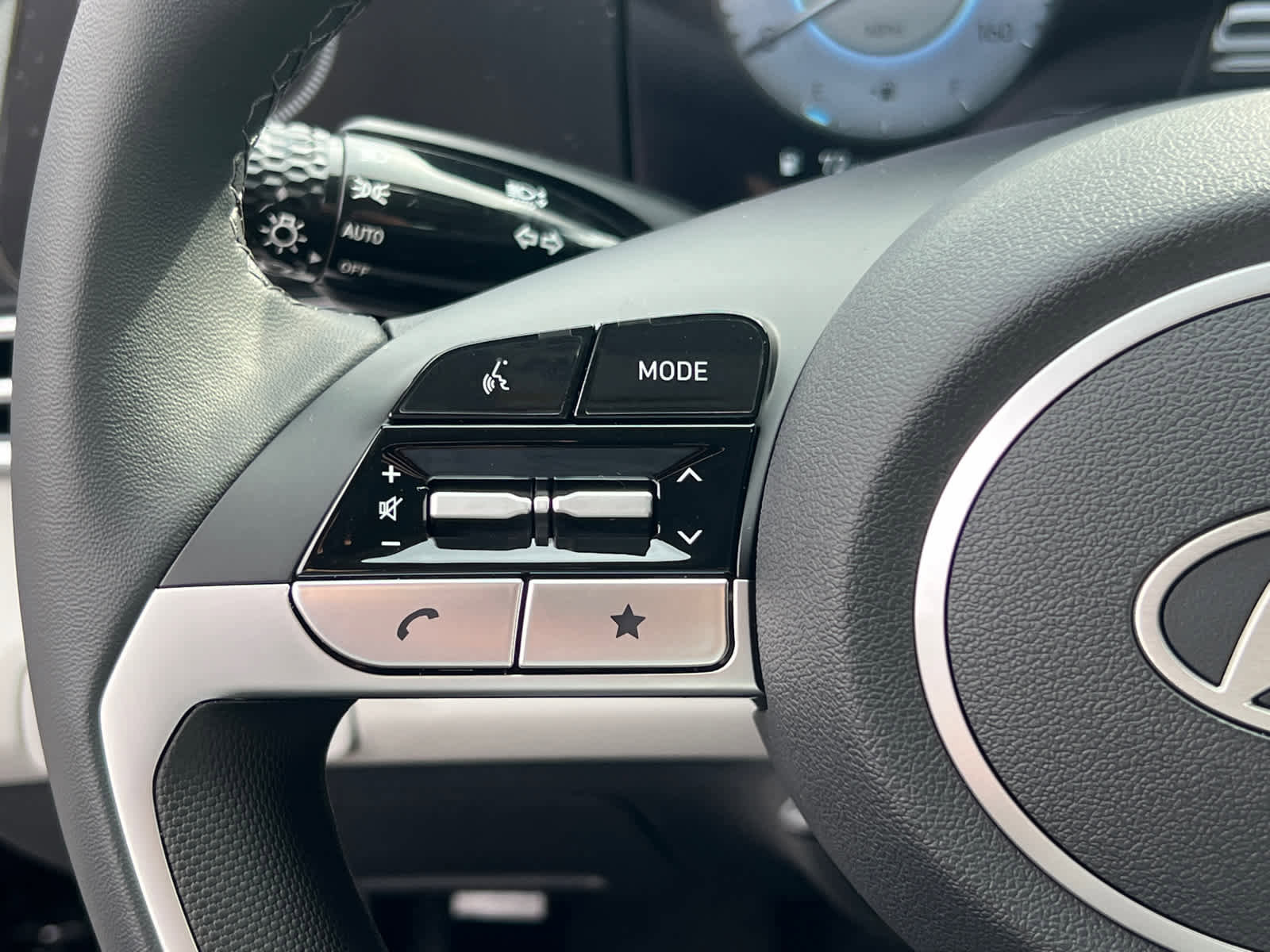 New 2026 Hyundai Elantra Limited image 15