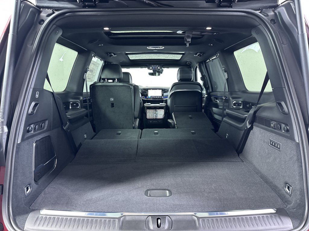 New 2026 Jeep Grand Wagoneer Summit AWD/4WD image 10