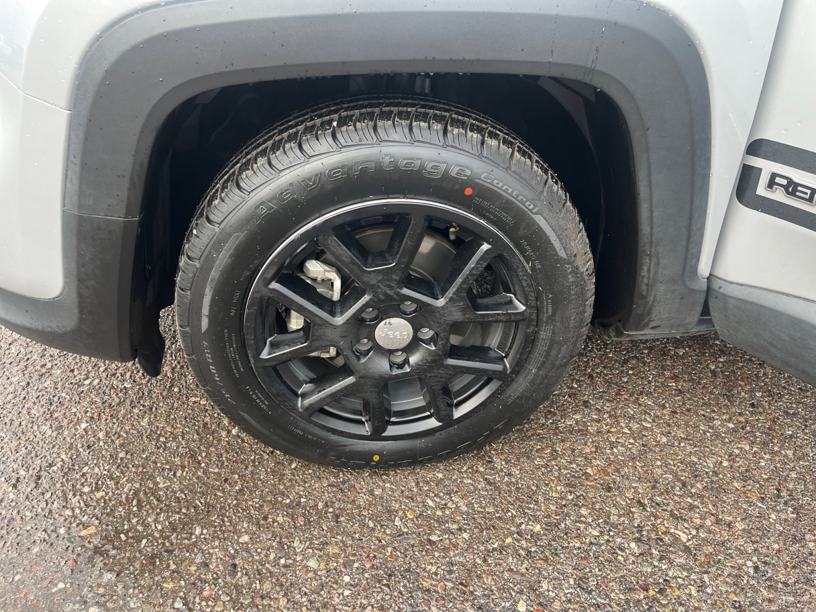 Used 2020 Jeep Renegade Latitude w/ UConnect 8.4 Nav Group image 25