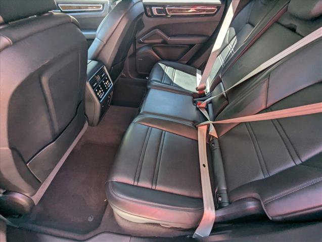 Used 2023 Porsche Cayenne AWD/4WD image 20