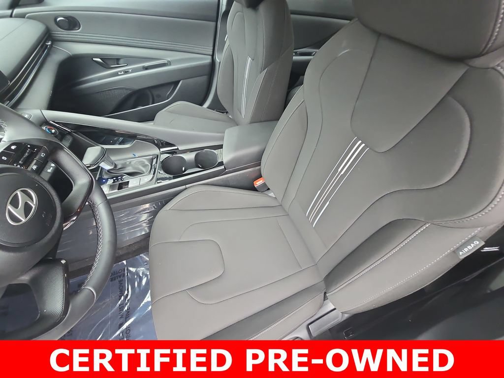 Certified 2025 Hyundai Elantra SEL FWD image 15