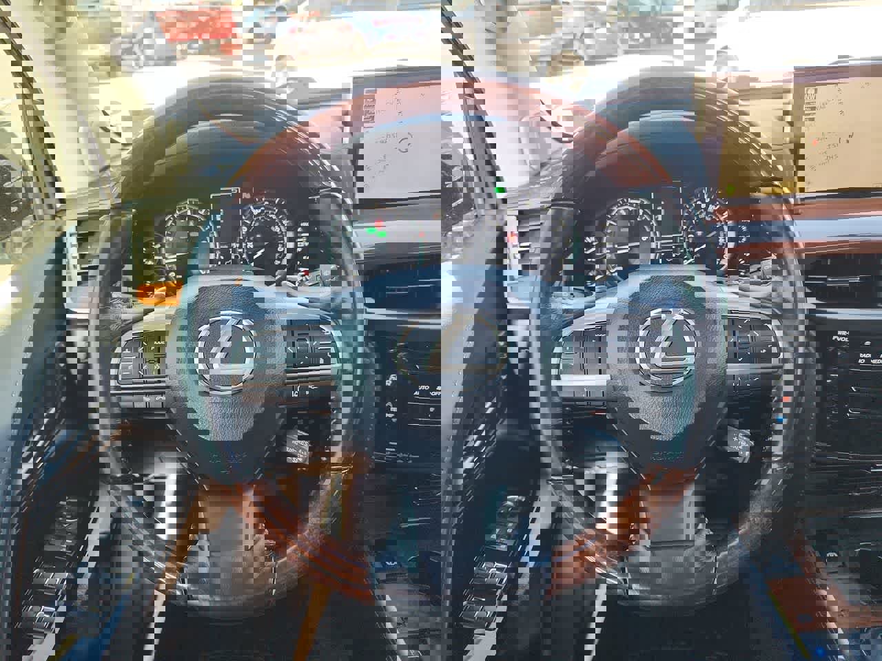 Used 2017 Lexus LX 570 4WD image 19