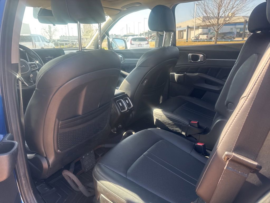 Used 2022 Kia Sorento SX image 3