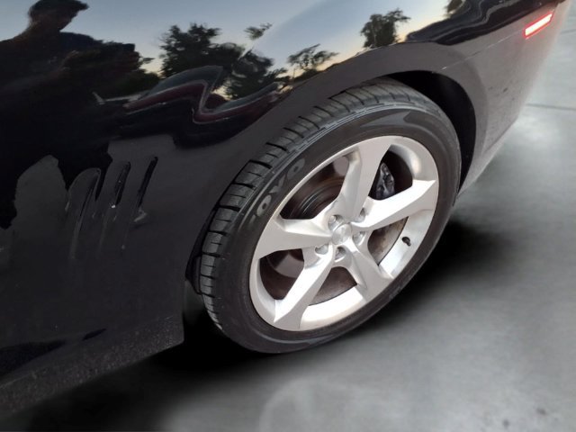 Used 2014 Chevrolet Camaro SS RWD image 11