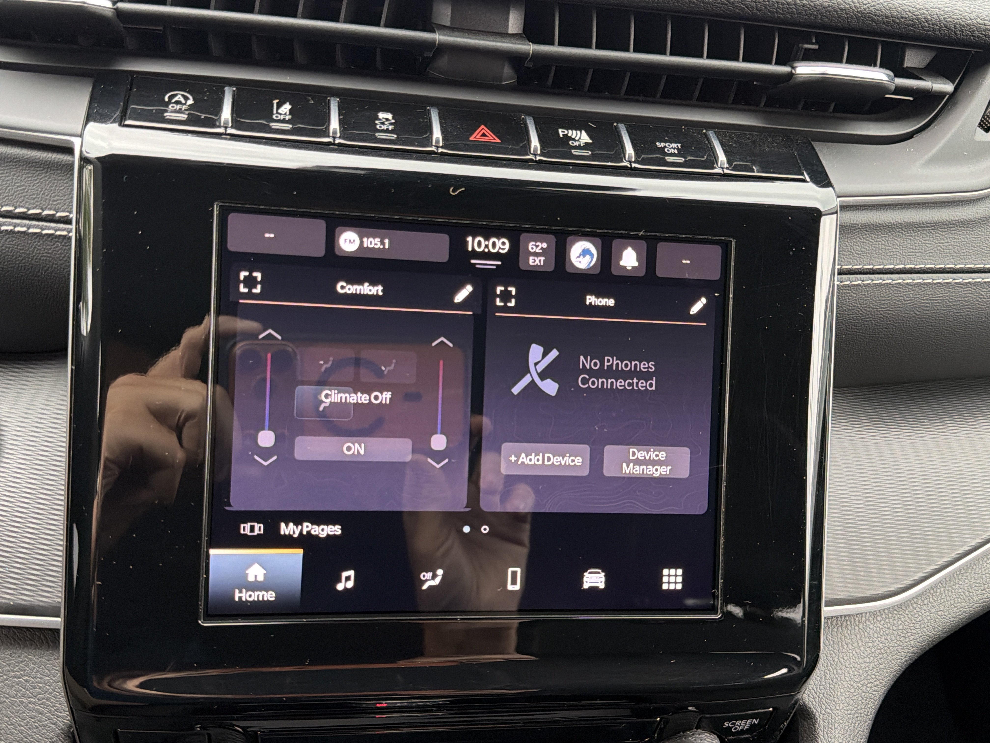 Used 2023 Jeep Grand Cherokee Laredo AWD/4WD image 19