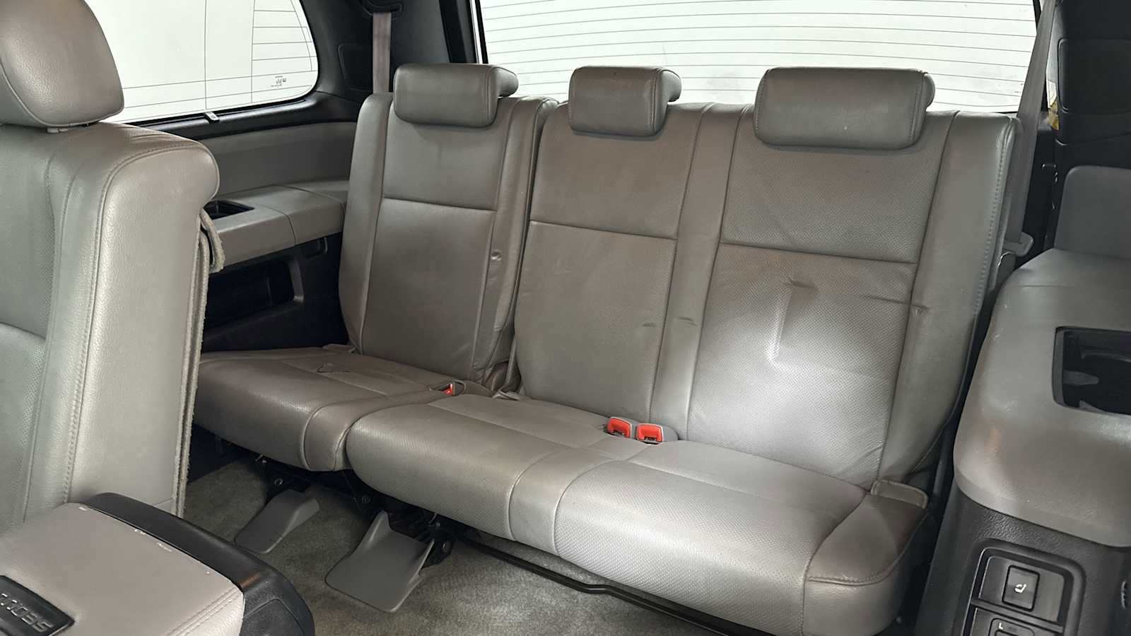 Used 2010 Toyota Sequoia Platinum image 25