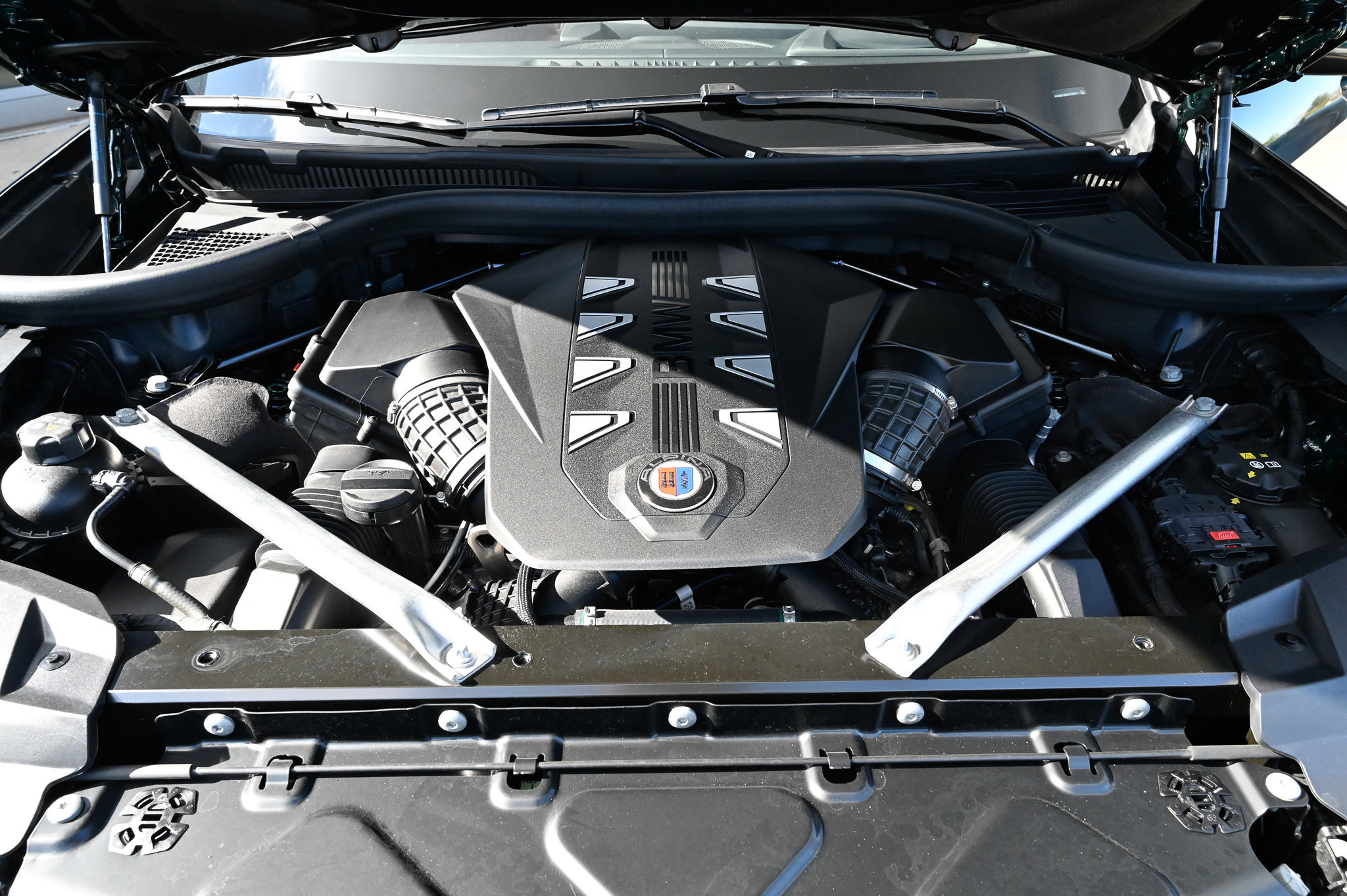 Used 2024 BMW ALPINA XB7 image 64