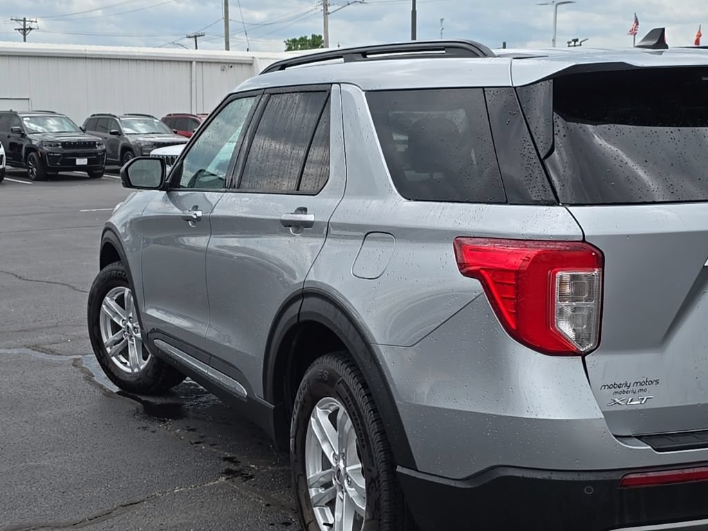 Used 2023 Ford Explorer XLT w/ Equipment Group 202A AWD/4WD image 59