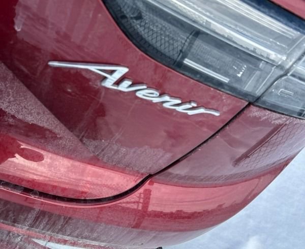 Used 2023 Buick Envision Avenir image 4