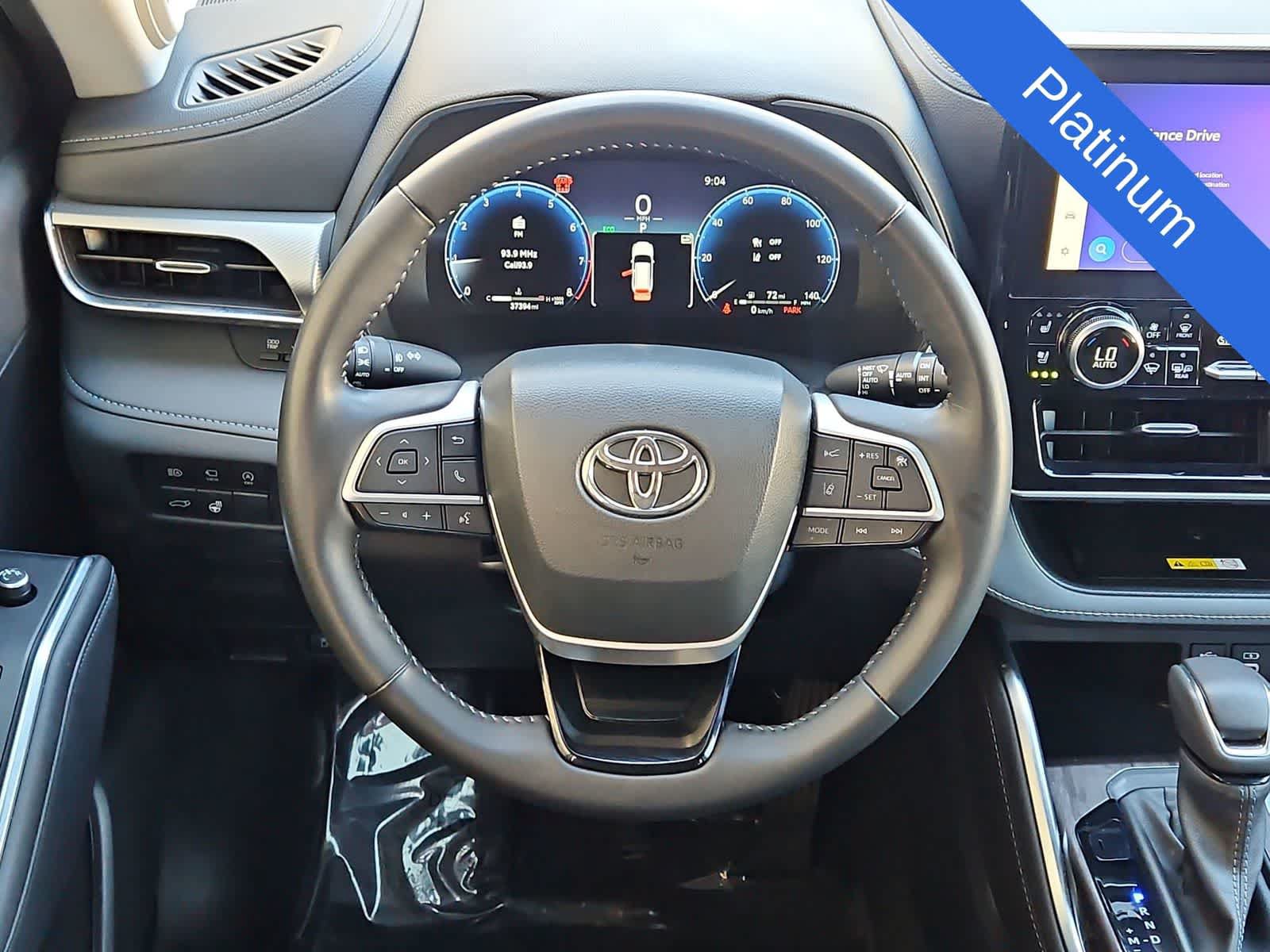 Used 2023 Toyota Highlander Platinum FWD image 19