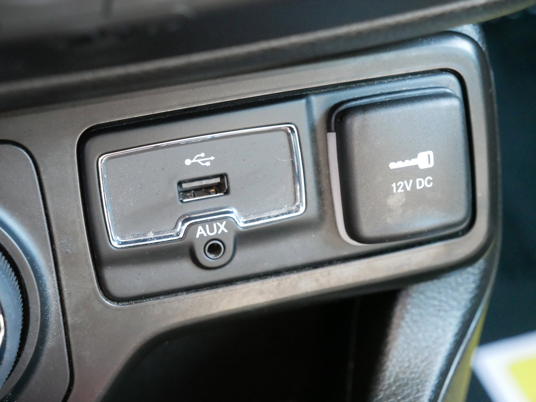 Used 2022 Jeep Renegade Trailhawk w/ Trailer Tow Group image 32