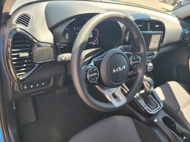 Used 2023 Kia Soul S FWD image 9