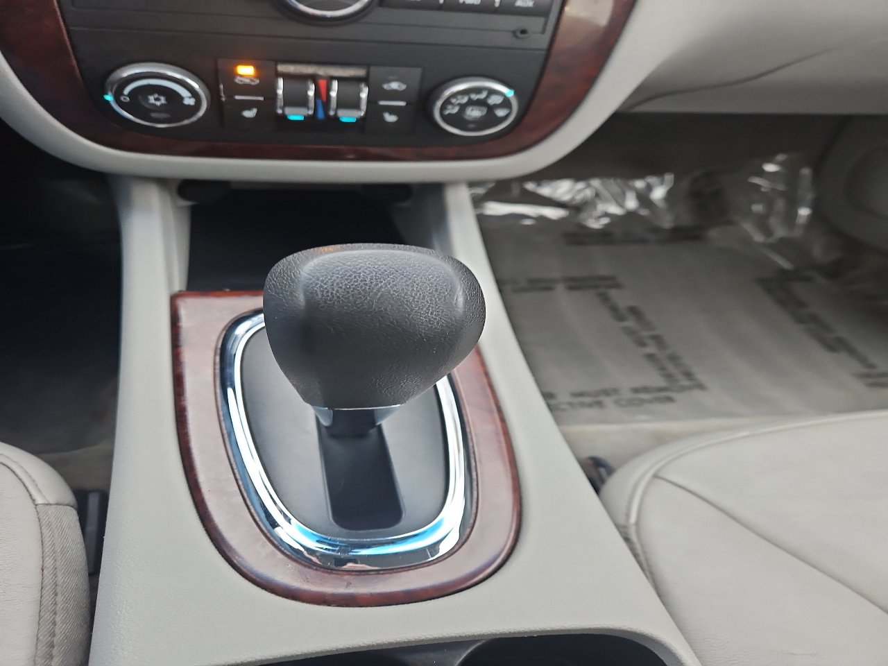 Used 2009 Chevrolet Impala LT w/ Luxury Edition Package image 19