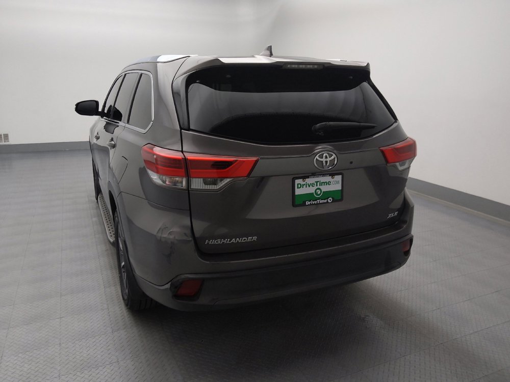 Used 2019 Toyota Highlander XLE FWD image 6