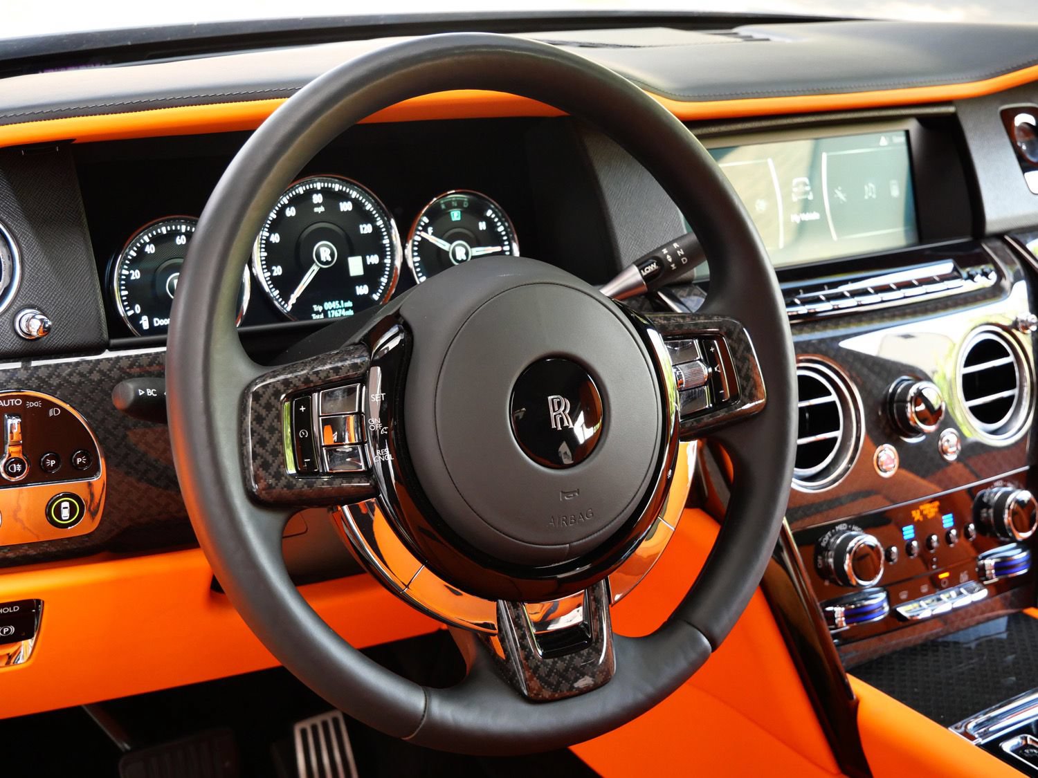 Certified 2023 Rolls-Royce Cullinan Black Badge w/ Dark Exterior Package AWD/4WD image 16