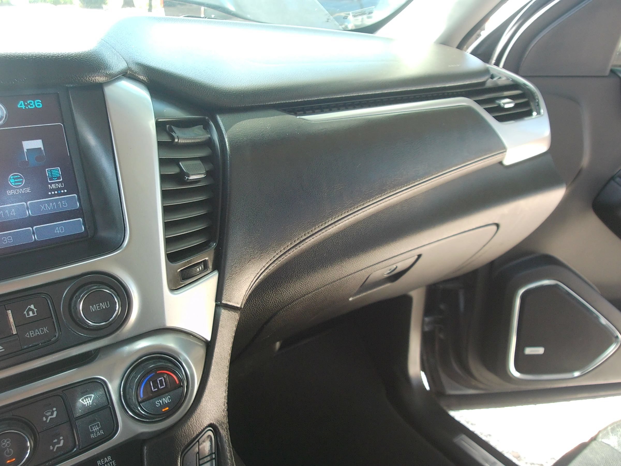 Used 2018 Chevrolet Suburban Premier RWD image 15