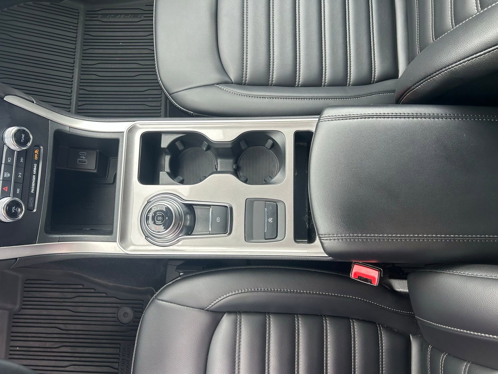 Used 2024 Ford Edge SEL w/ Convenience Package image 19